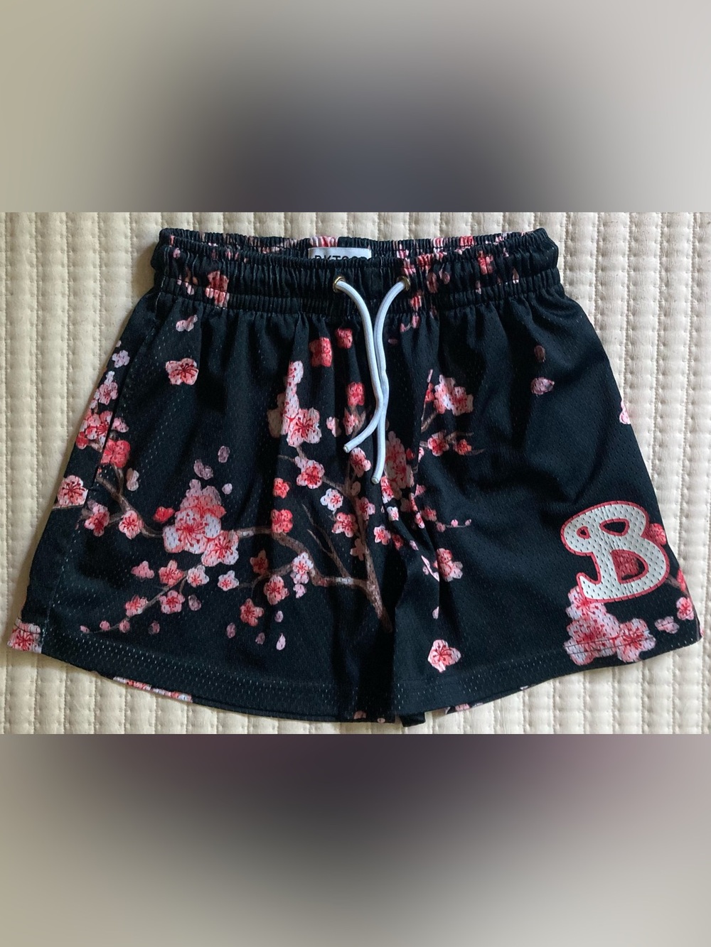 BKTSQD Mesh Athletic Gym Shorts Men’s Small 4.5” Black Floral Cherry Blossoms